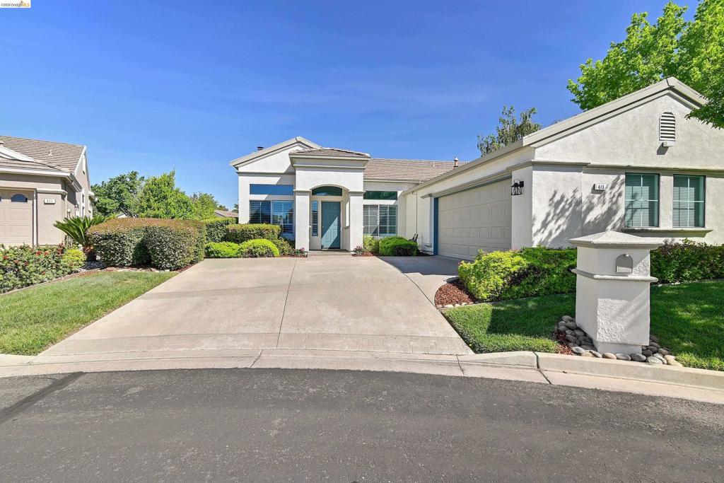 413 Cortland Ter