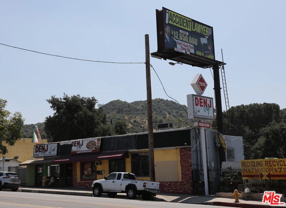 7518 Foothill Boulevard
