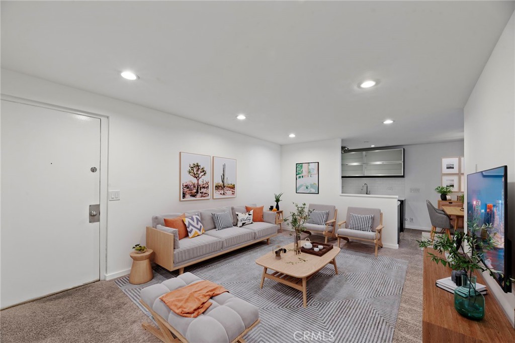 525 N Sycamore Avenue 333