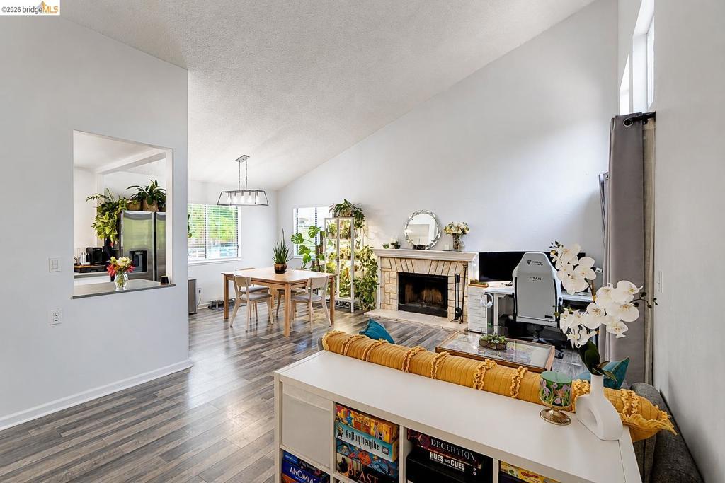 1164 MAYWOOD LN.
