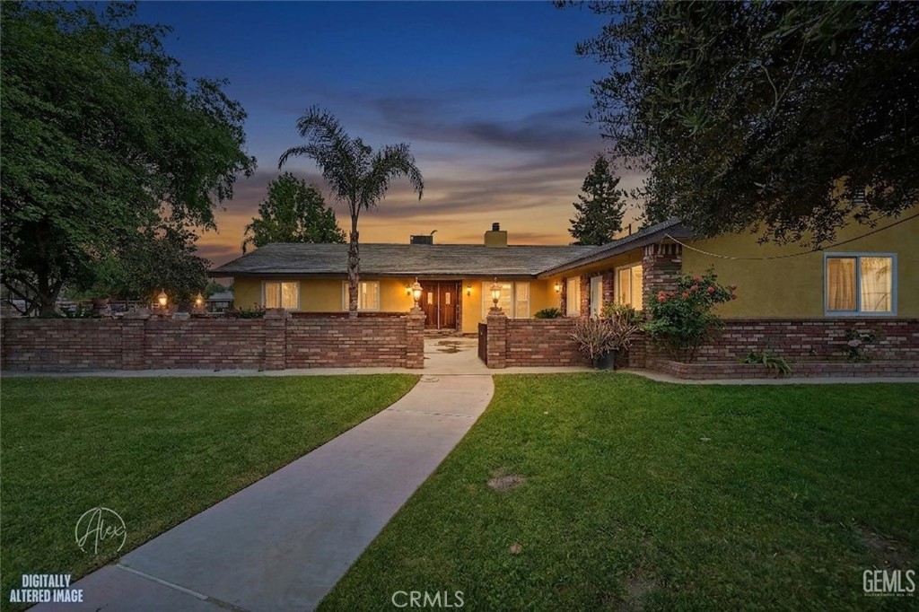 253 E Mckee