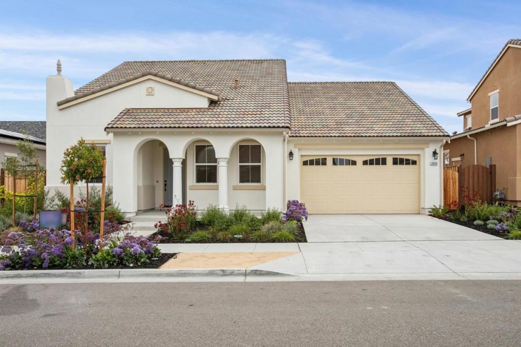 3088 Arroyo Drive