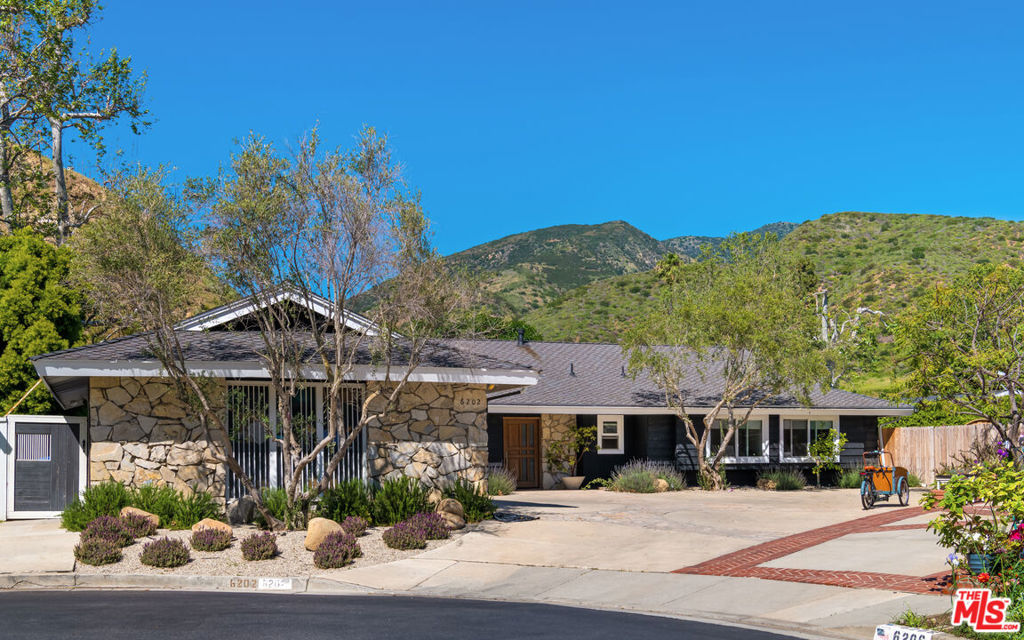 6202 Frondosa Drive