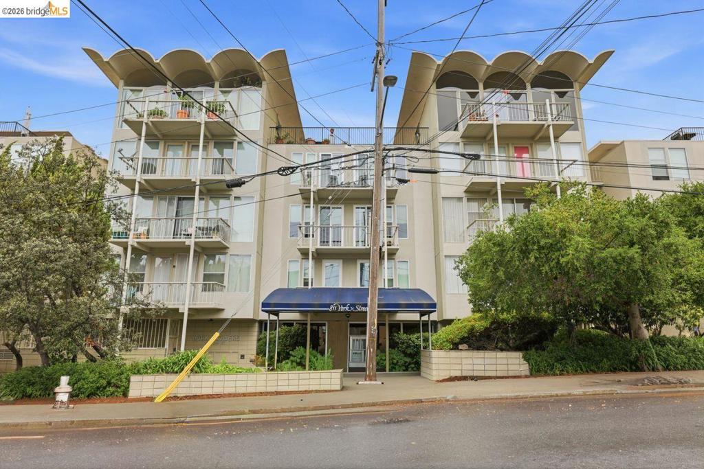 811 York St 237