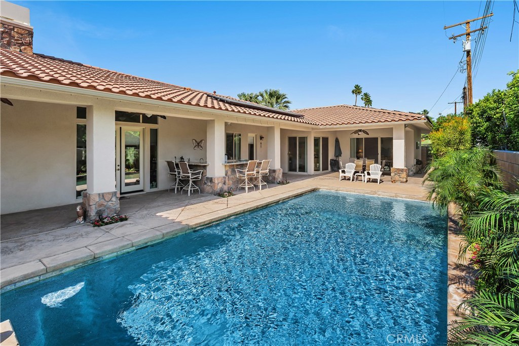 1221 Linda Vista