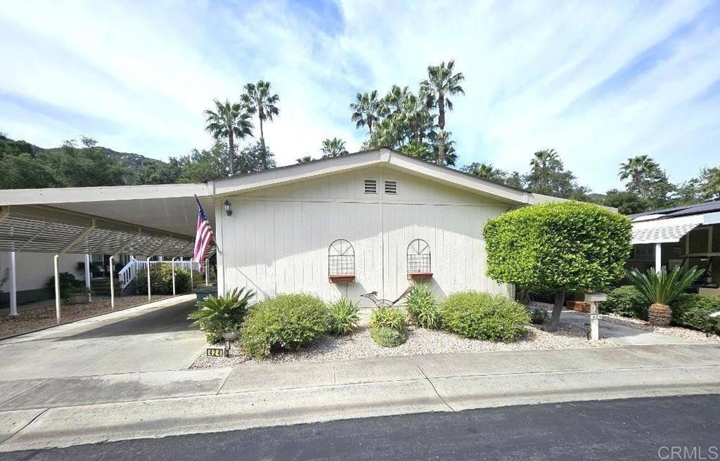 8975 Lawrence Welk Drive 424