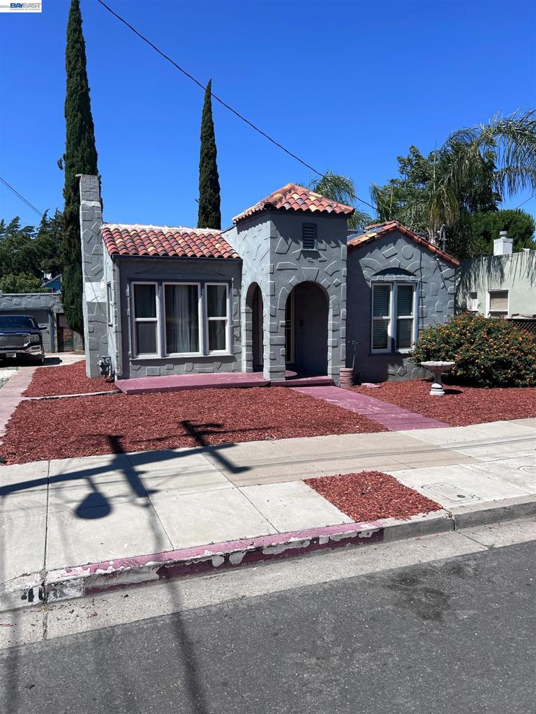 408 W 10th Street
