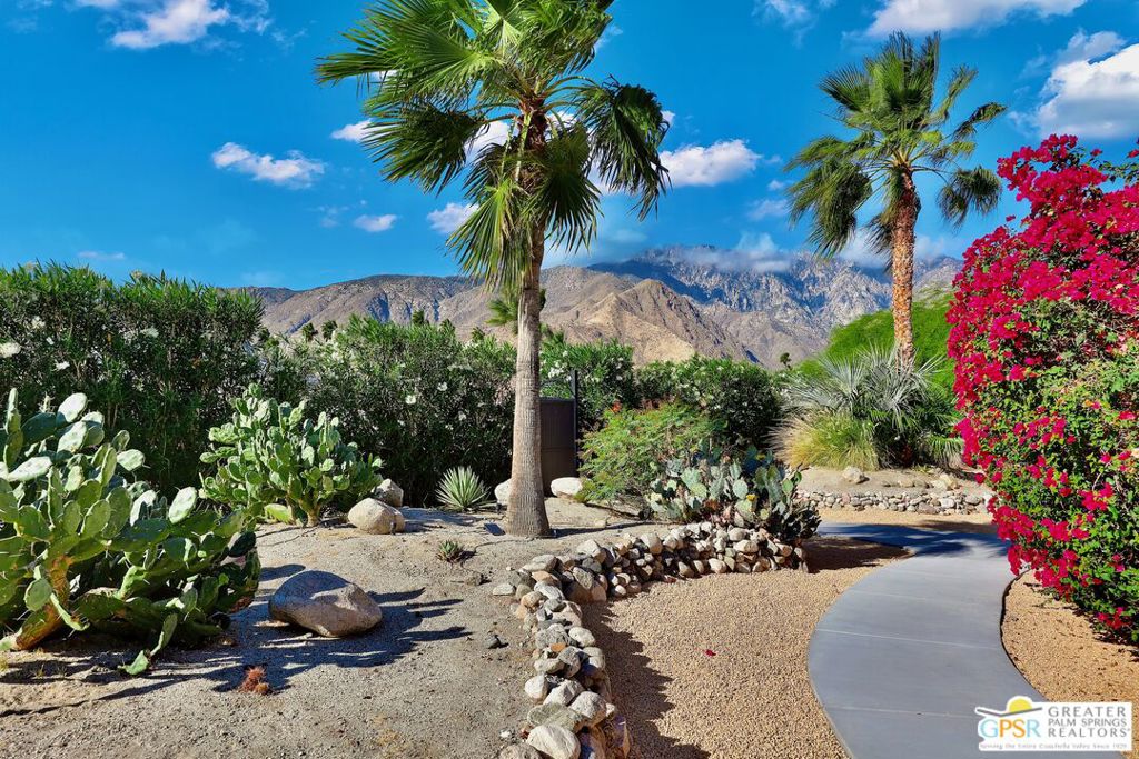 300 W Pico Road