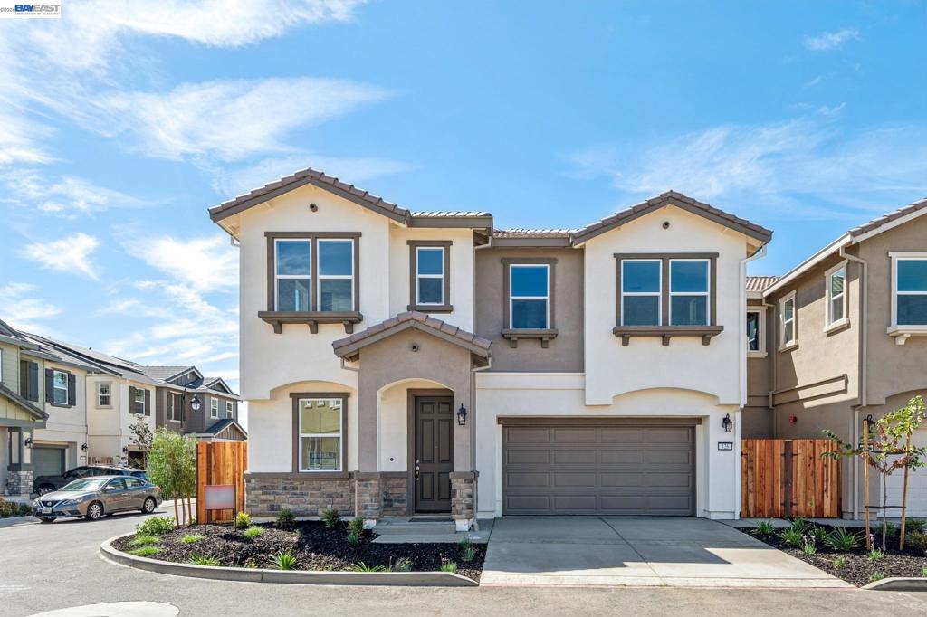 122 Creek View Cir