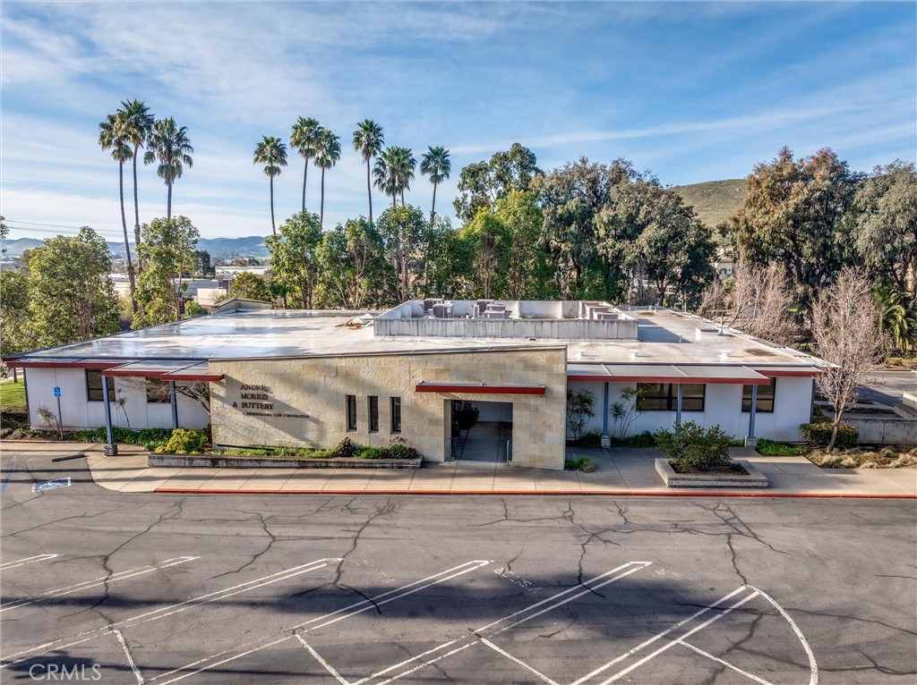 1102 Laurel