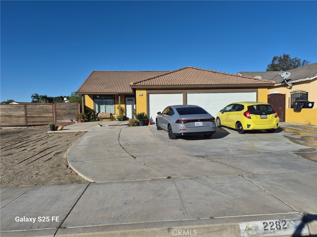 2282 N Smoketree
