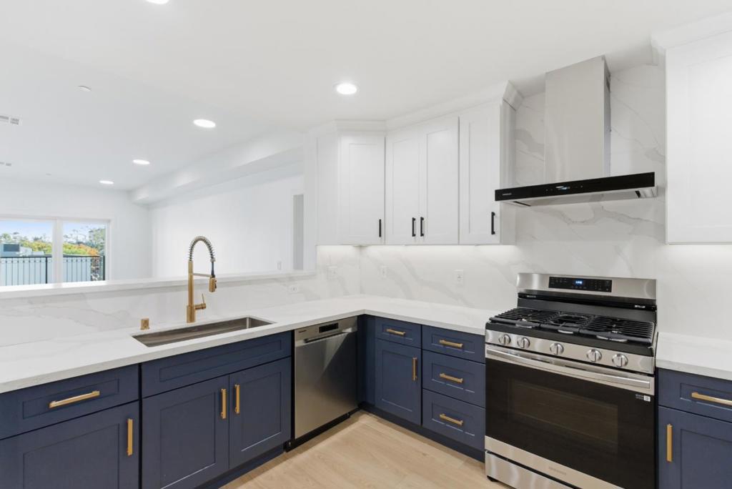 560 El Camino Real 207