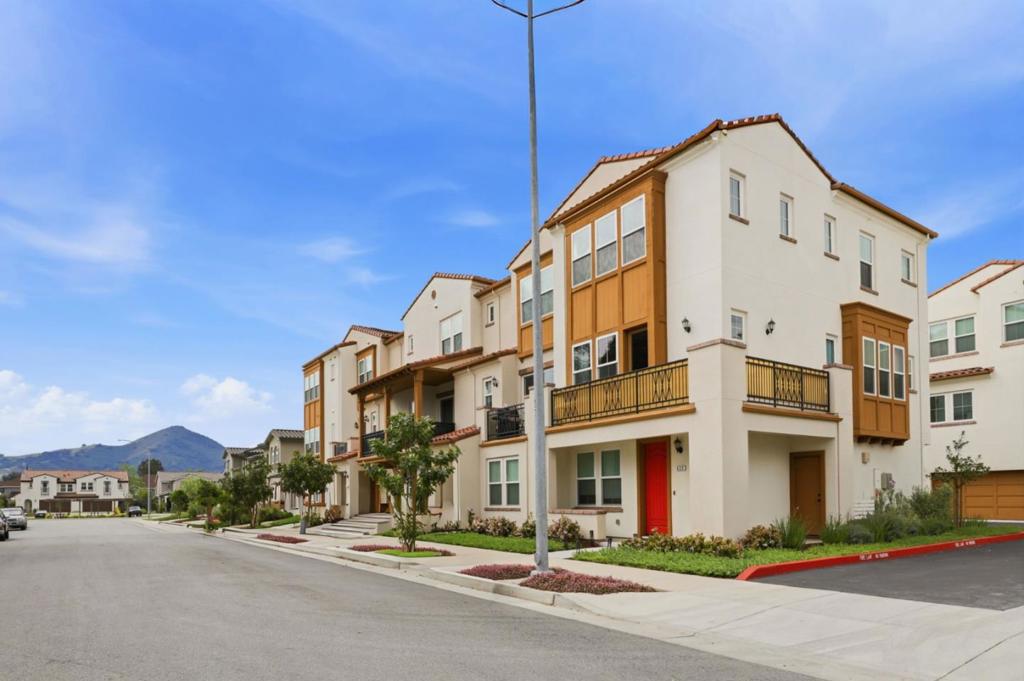 625 Los Castanos Drive