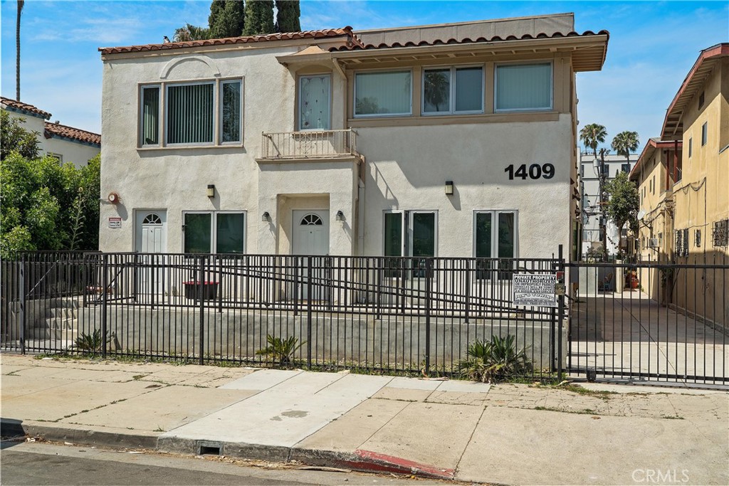 1409 N Hobart