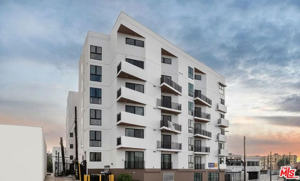 825 S Coronado Street 305