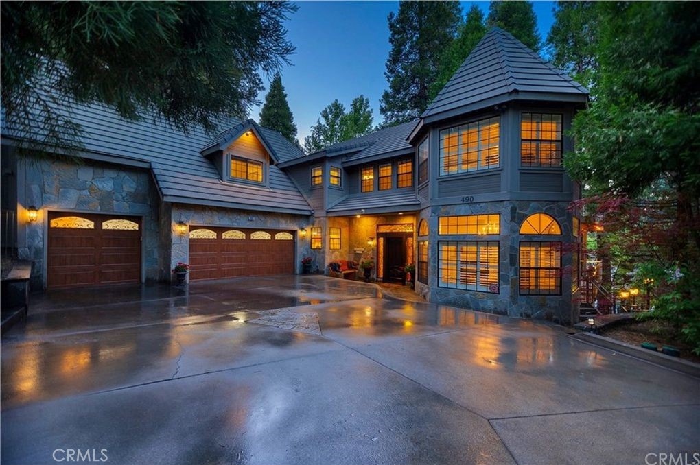 490 Bay View Court