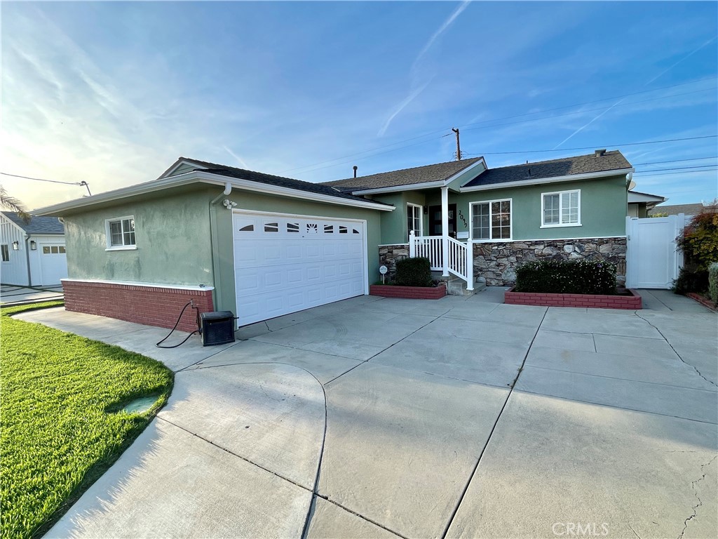 2049 W 185th Street