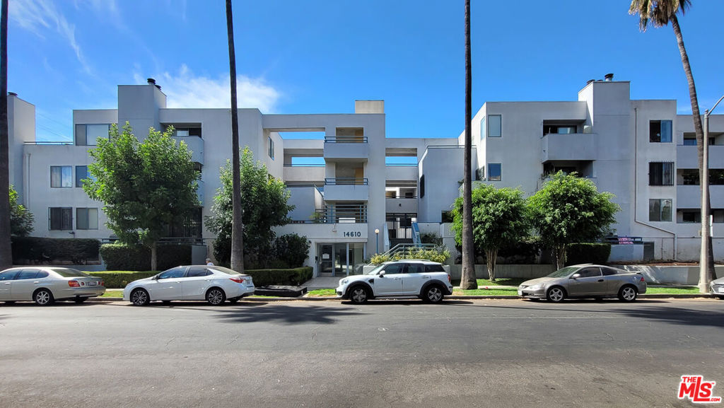 14610 Erwin Street 211