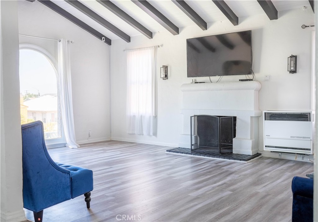 3208 W 74th Street