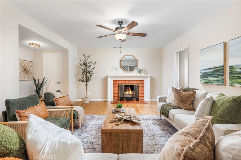 914 W 5th Street