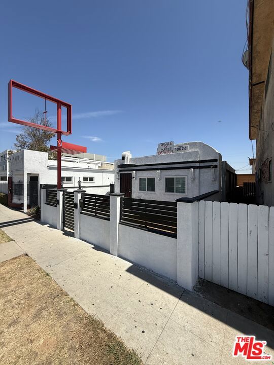 10024 S Western Avenue