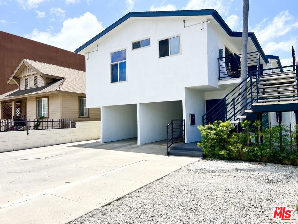 1336 W 37th Drive 3
