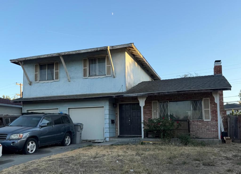 3105 Lone Bluff Way