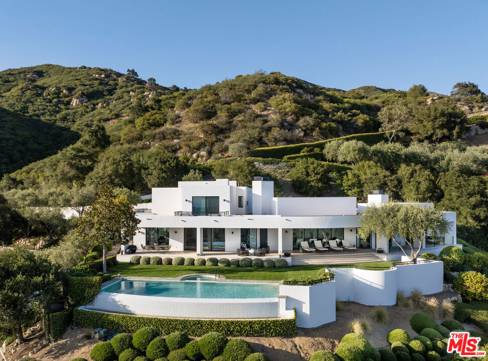 1130 E Mountain Drive