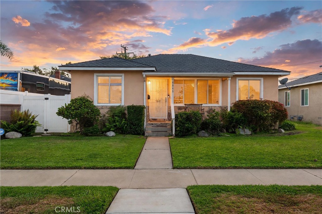 4945 Adenmoor