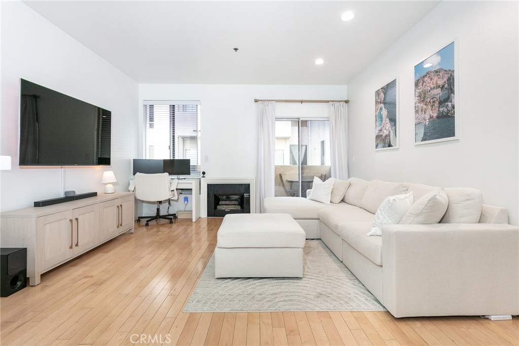 19350 Sherman Way 124