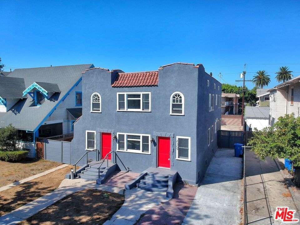 2309 S Budlong Avenue