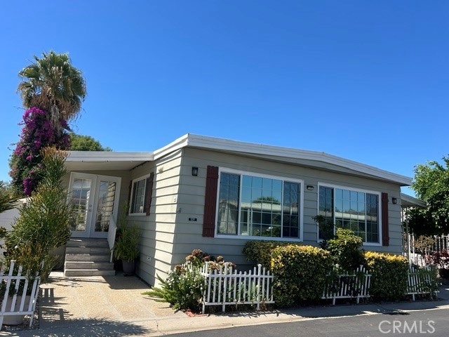 8811 Canoga Avenue 109