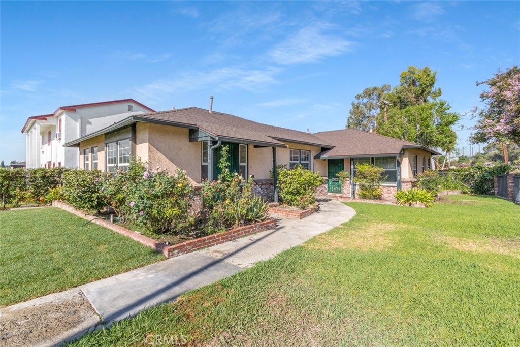 2305 Schoolside