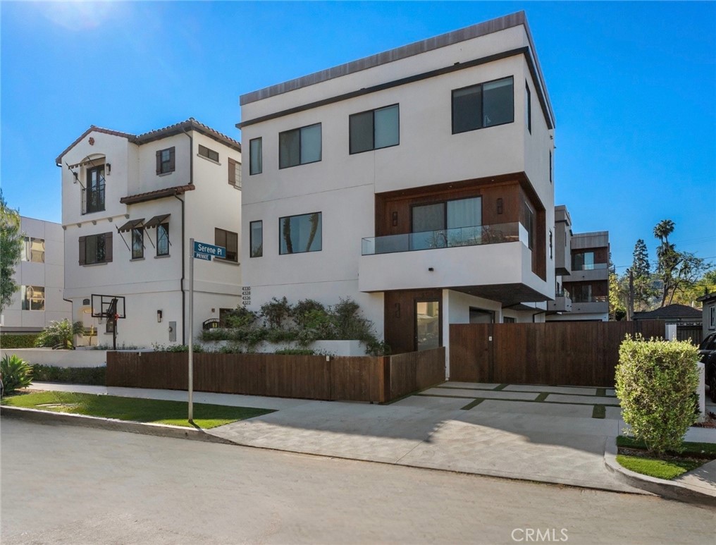 4322 N SERENE Place