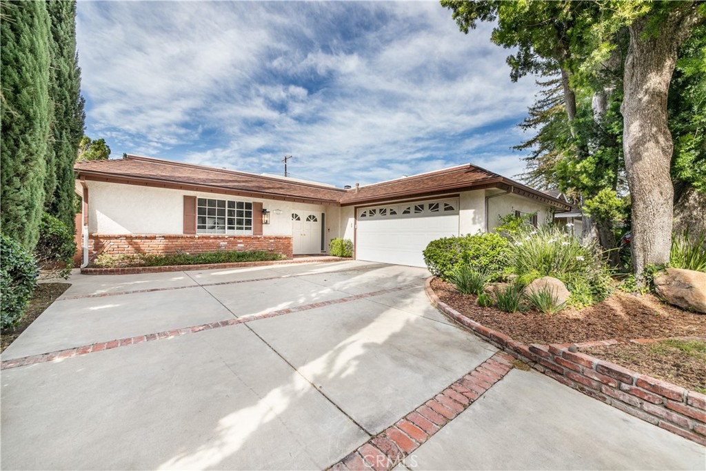 10037 Sunnybrae Avenue