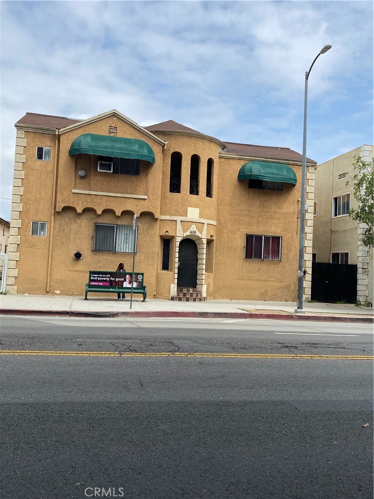 608 N Soto