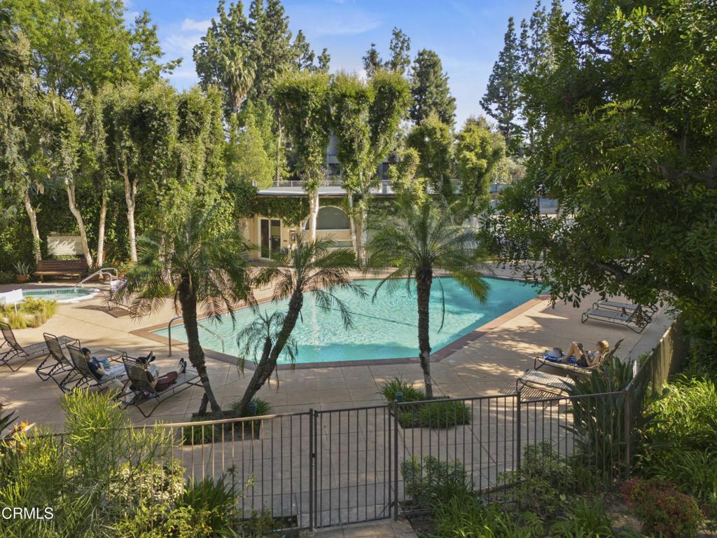 22330 Victory Boulevard 401