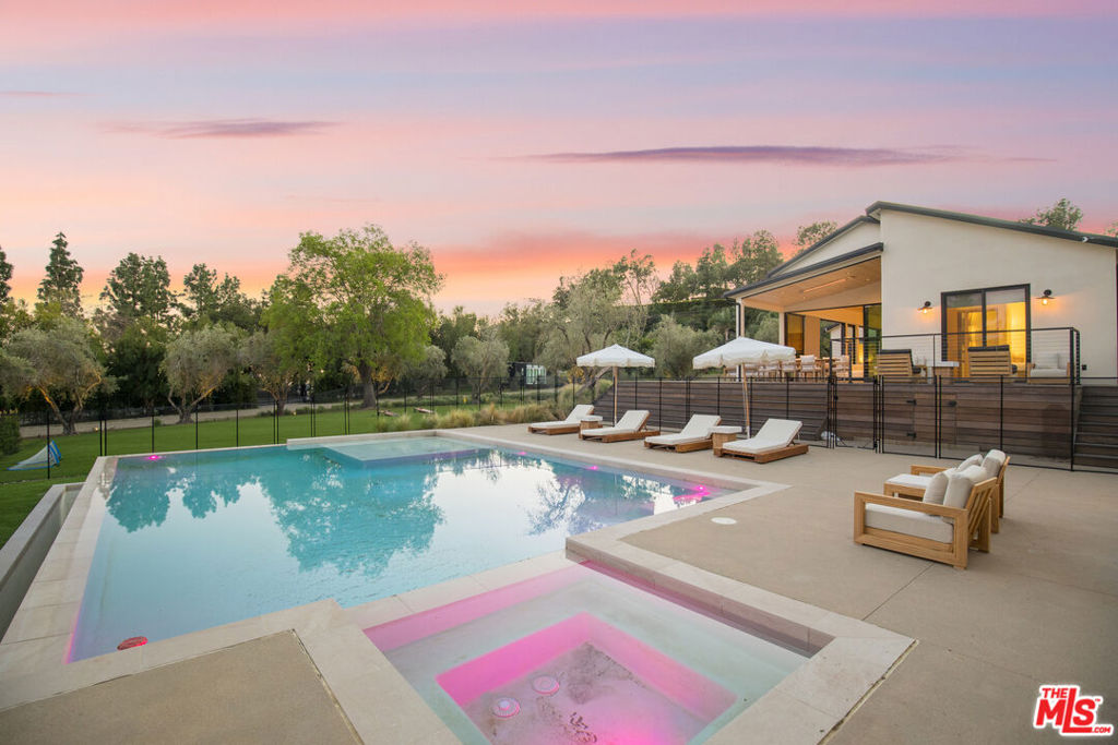 1754 Lechusa Road