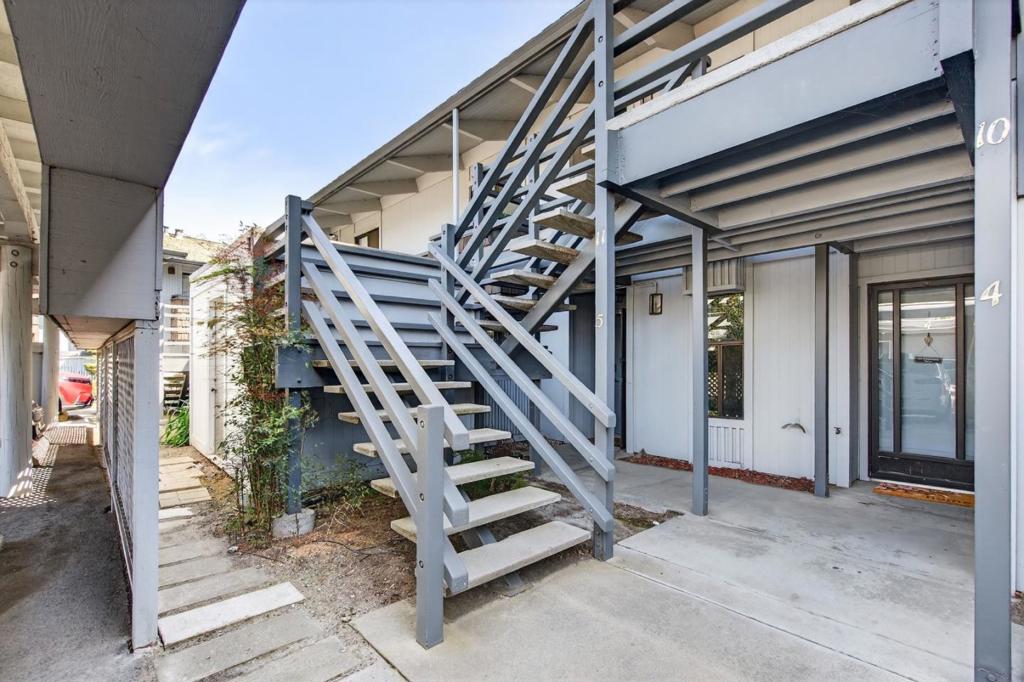 158 Kern Street 10