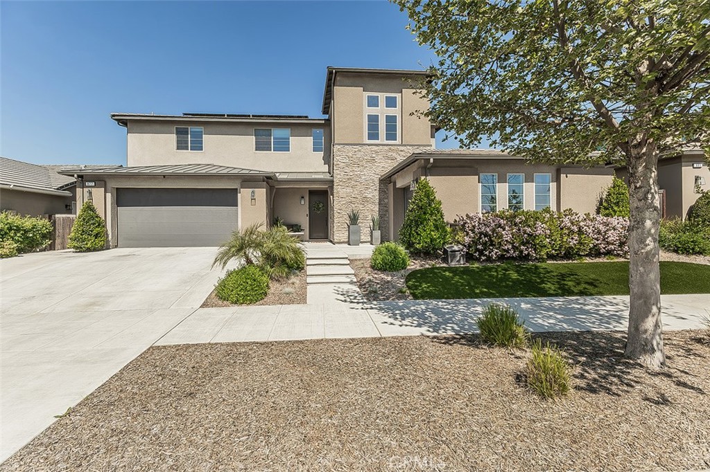 877 Treasure Hills