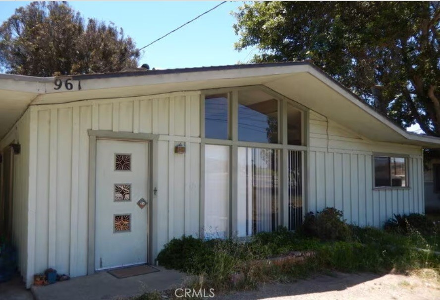 961 W Foothill Boulevard