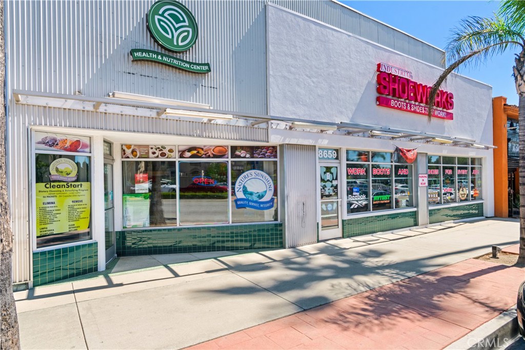 8659 Sierra Ave