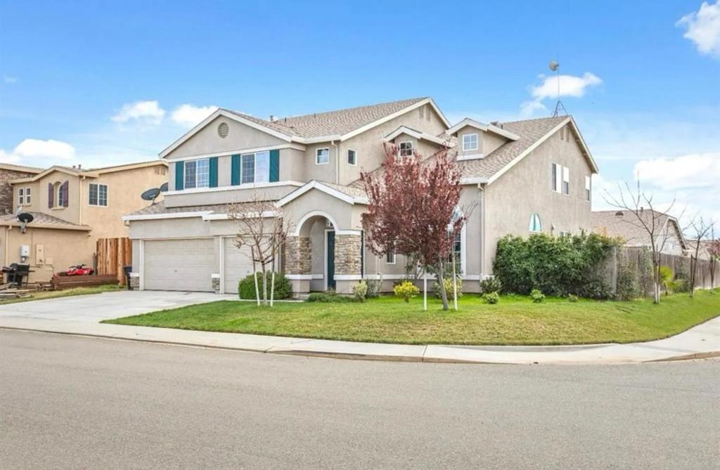 13721 Santa Lucia Drive