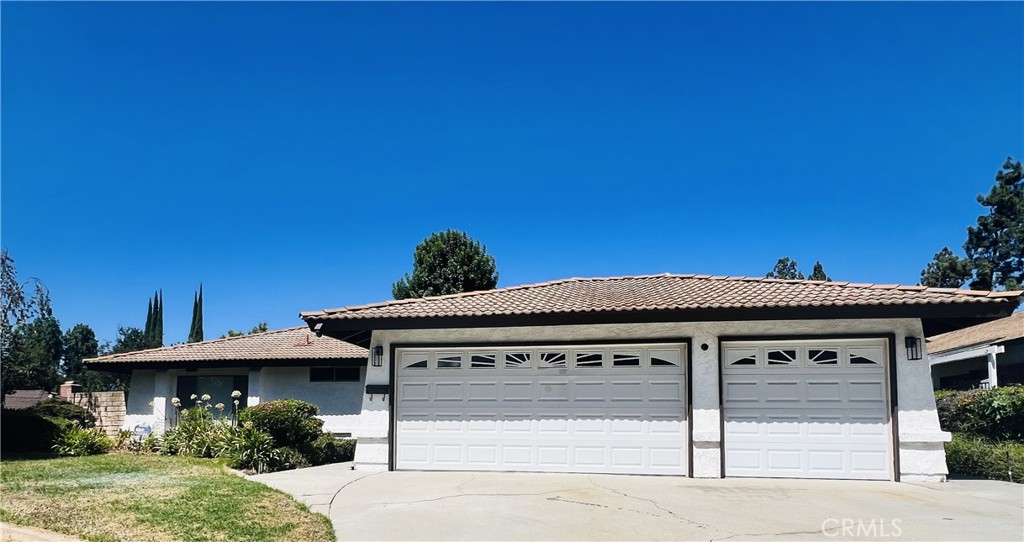 1319 Paseo Encinas