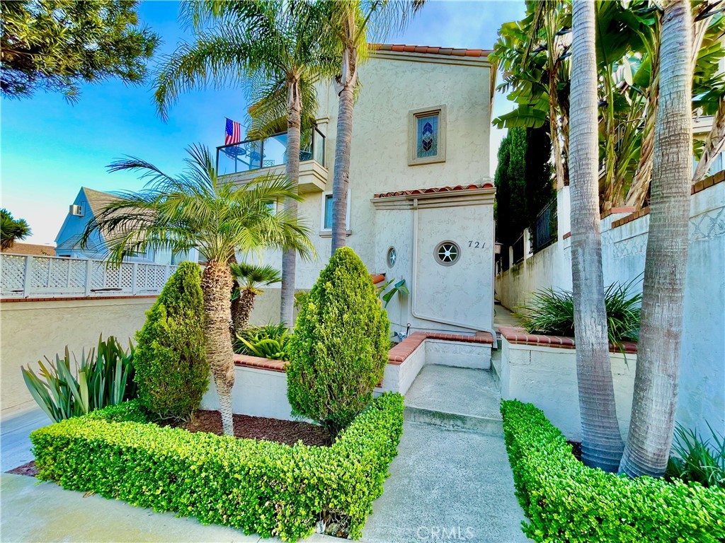 721 W 27th 1