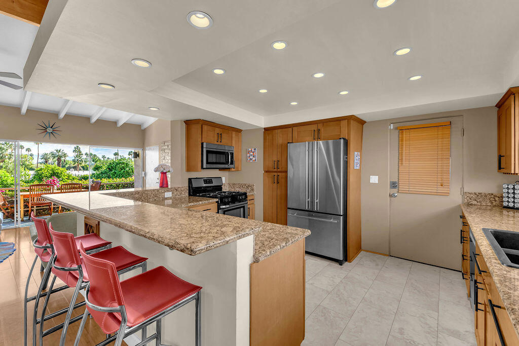 69850 Highway 111 260