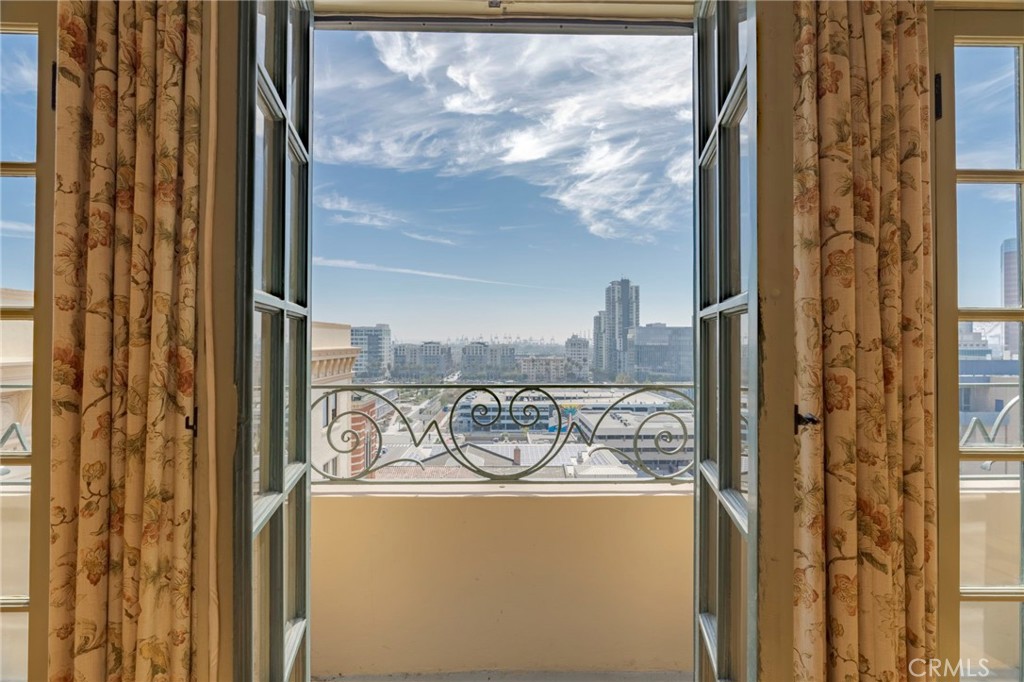 315 W 3rd Street 410