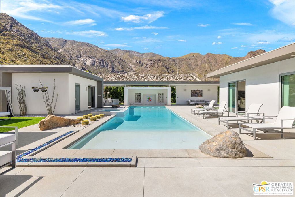 979 Las Palmas Estates Drive