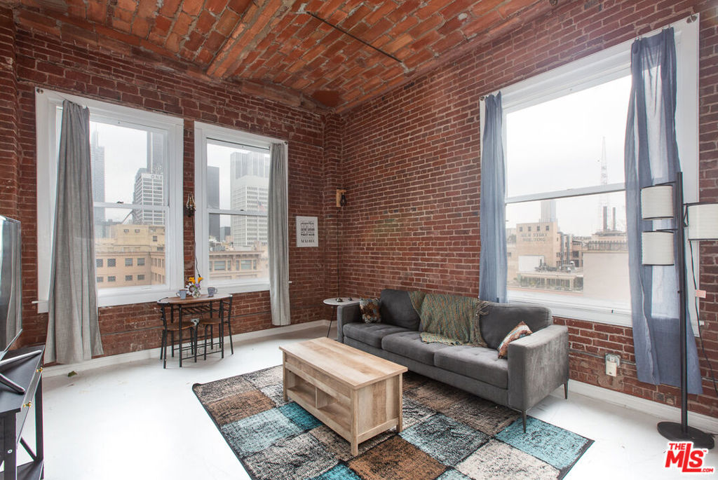215 W 7th Street 1301