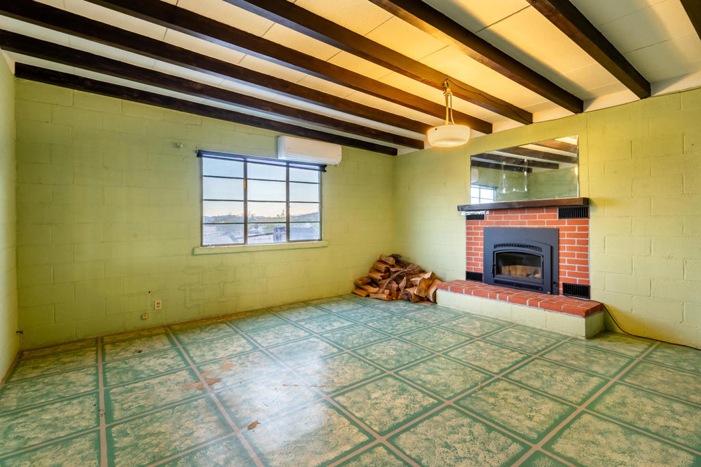 1224 Shangri La Lane